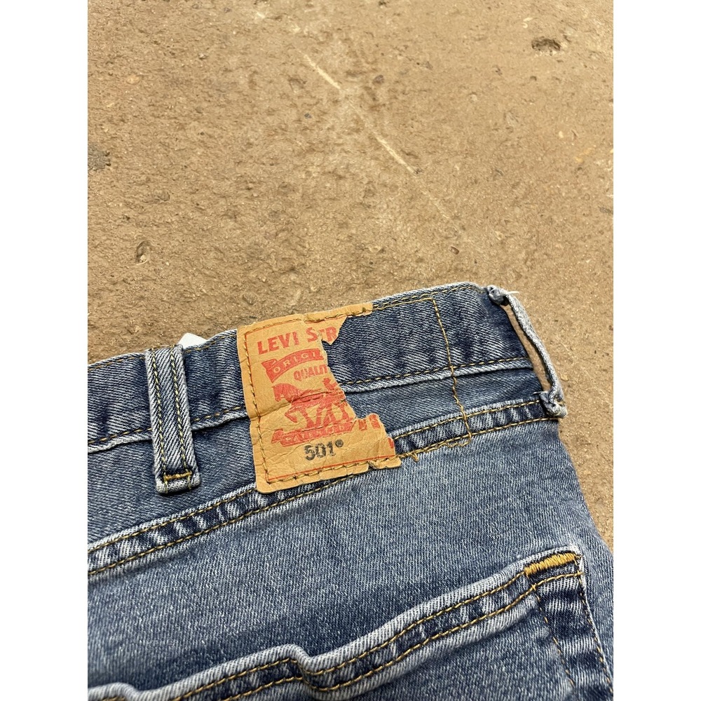 Levis 501 Jeans Mens 42x30 Medium Wash Blue Straight Leg Button Fly Distressed - Picture 15 of 16